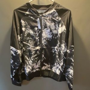 Black & White zip up Torrid jacket size 1X NWT